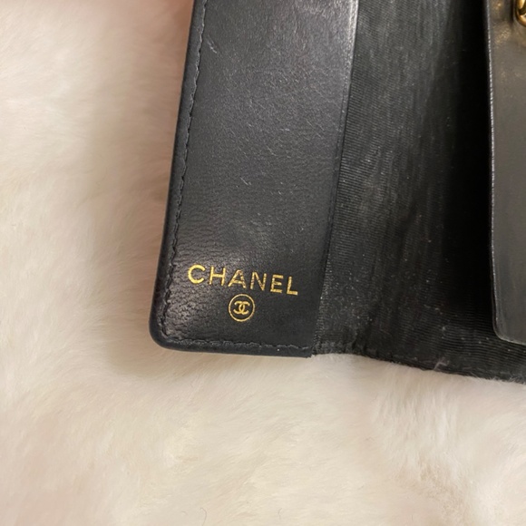 Authentic Chanel Caviar Timeless key holder in black - Picture 4 of 5